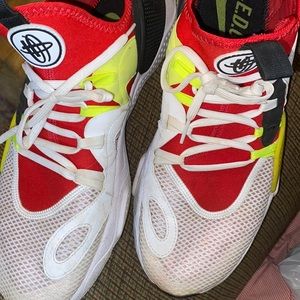 Nike E.D.G.E. Running Shoes